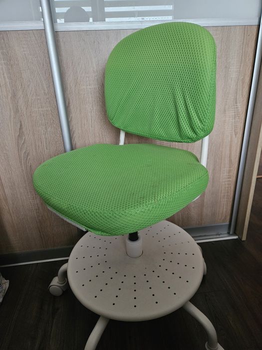 Krzesło biurkowe dla dziecka ikea