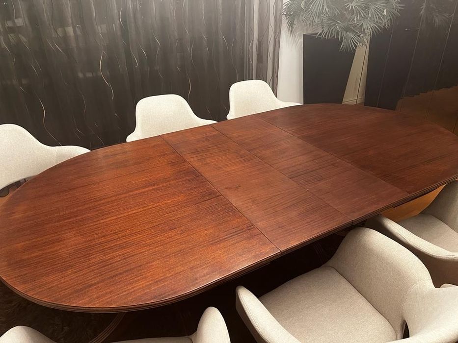 Mesa em Mogno Extensível