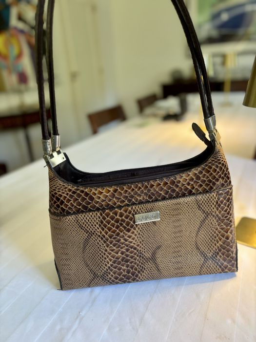 Mala da “Gucci”, imitação