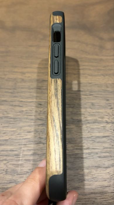 Capa WO design iPhone 13 madeira