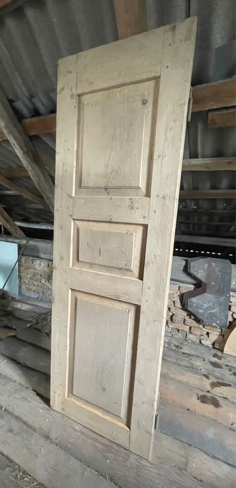 Двері деревʼяні