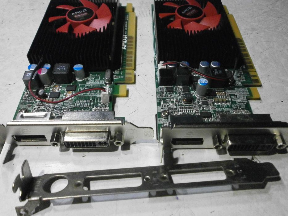 AMD Radeon R5 430 2gb DDR5  R7 350x 4Gb