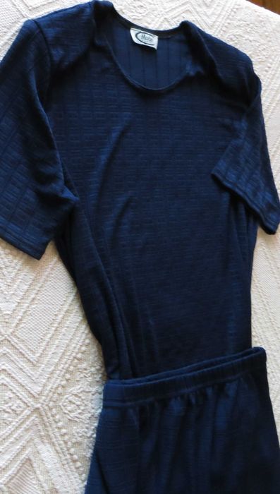 Conjunto 2 peças, Camisola e Saia, Tam. L Moda Paris - Como Novo