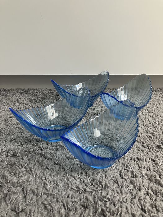 miseczka zestaw 4x miseczek ryflowane szklo niebieskie transparentne