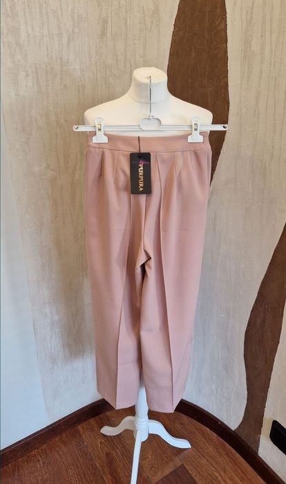 Garnitur z szerokimi modnymi spodniami firmy Purpura