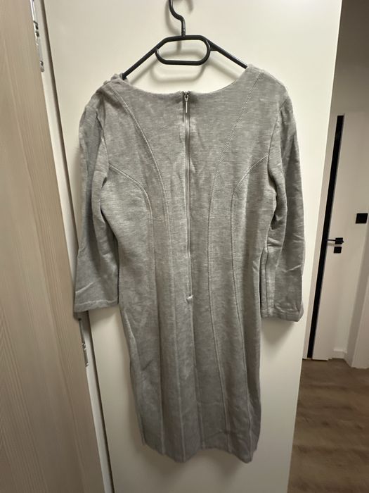 Szara dopasowana elegancka sukienka Reserved rozmiar L