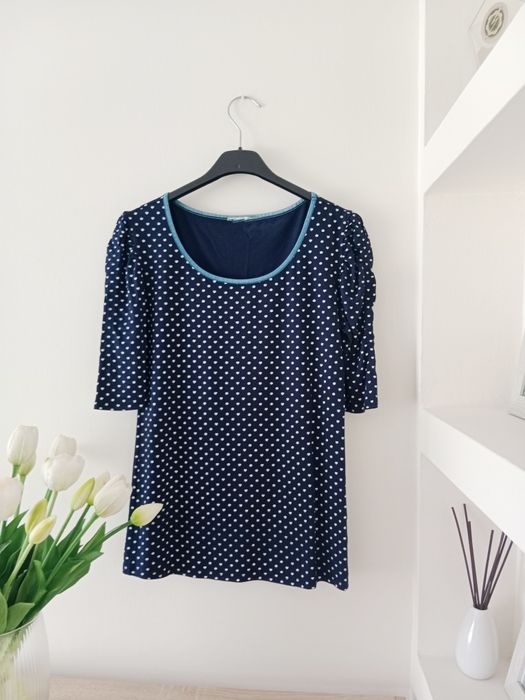 Granatowa bluzka z krótkim rękawem Reserved s