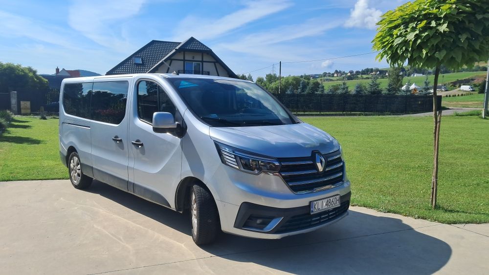 Przewóz osób  bus 9 osobowy - lotniska , wesela .itp.-