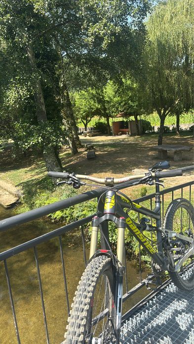 Bicicleta Banshee Rune Enduro