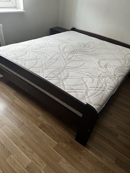 Drewniane łóżko 160x200 i 2 szafki nocne