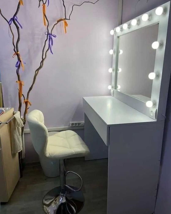 Туалетный столик с квадратным зеркалом и подсветкой 1600х800х400 мм