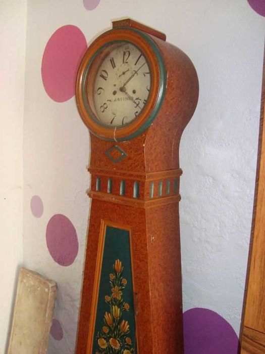 Relógio de madeira pintada do sec. XIX