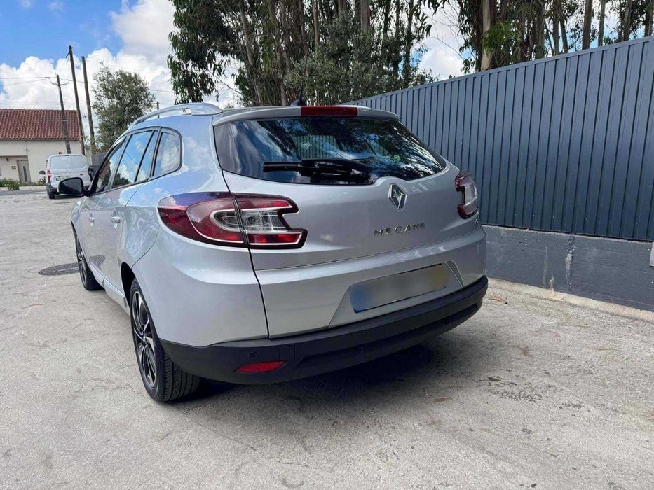Renault Mégane em bom estado geral