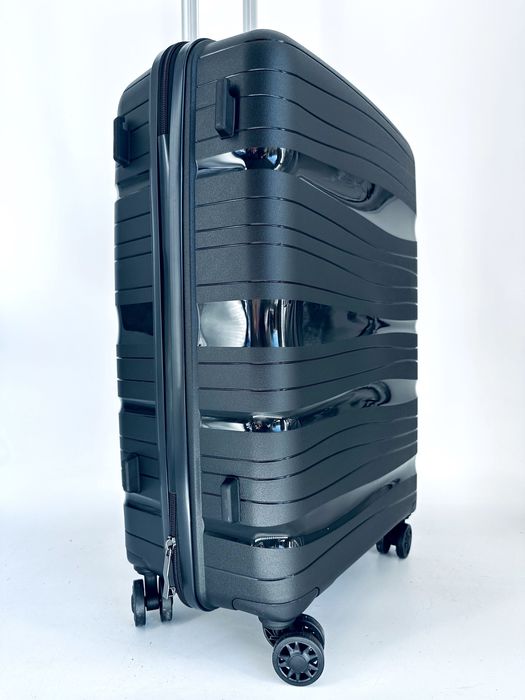 Nowa średnia L walizka mocna PP czarna