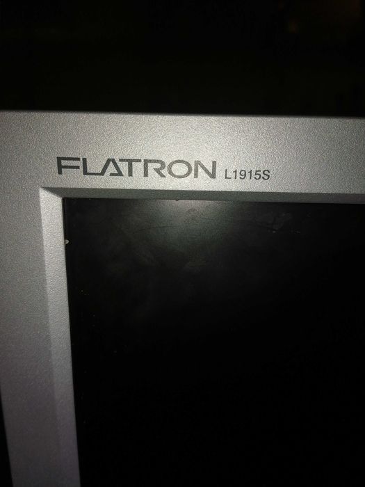 LG Monitor (Former) in Good Condition64739236432129121