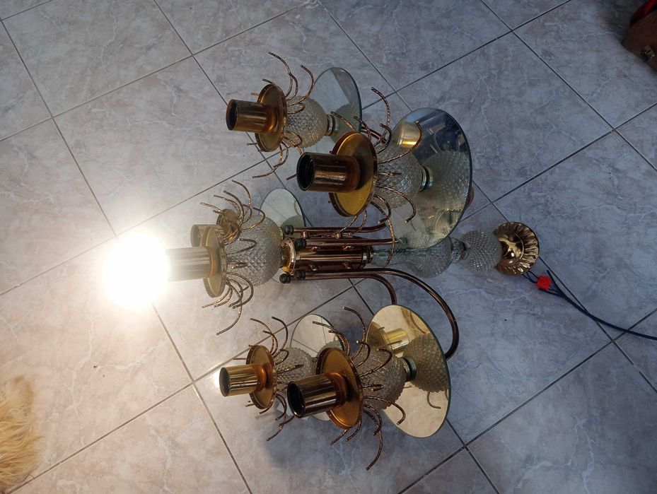 Sprzedam Żyrandol.