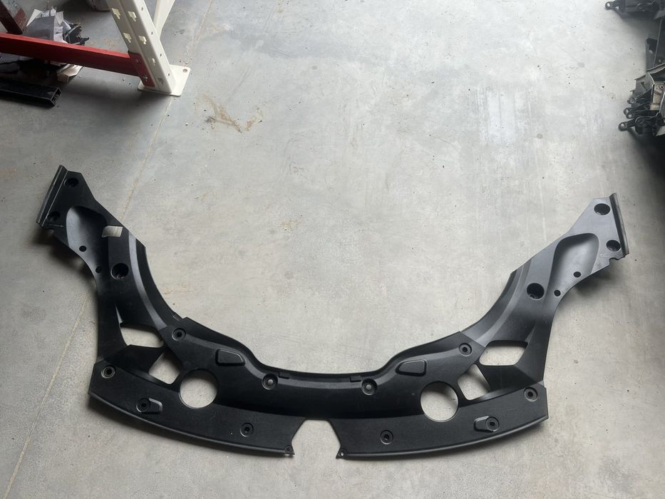 Защита центральная боковая подкапотная Мазерати Грекале Maserati Grecale M182 2022-2026г