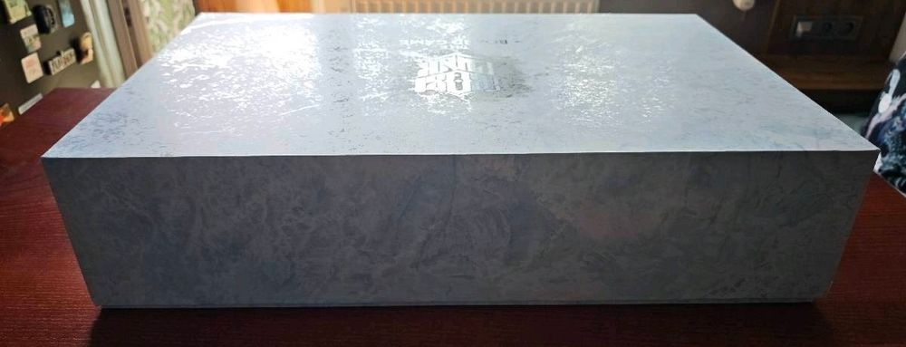The Iceberg Box - BigBox do gry Frostpunk