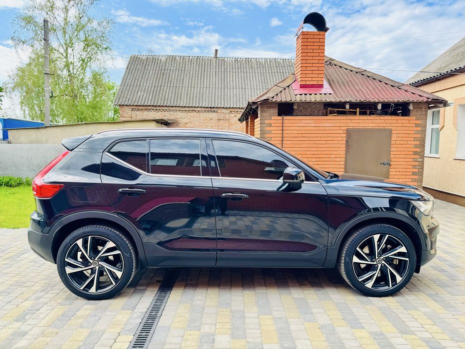 Volvo XC40 1.5PHEV AWD R-Design 2022рік Official
