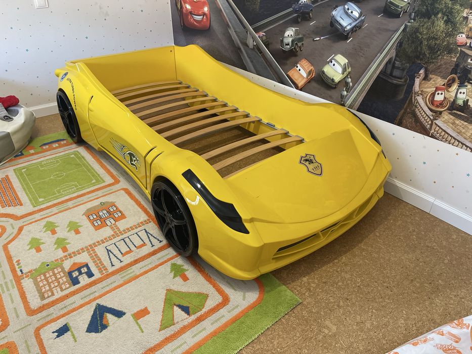 Дитяче ліжко у вигляді авто Ferrari