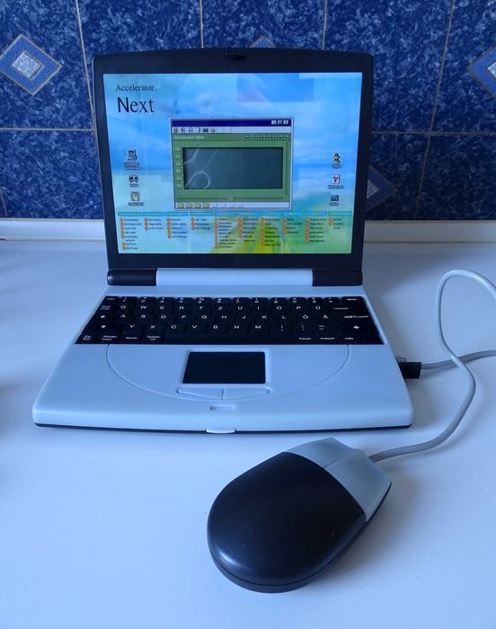 Accelerator Next Laptop edukacyjny i do gier niemieckojęzyczny