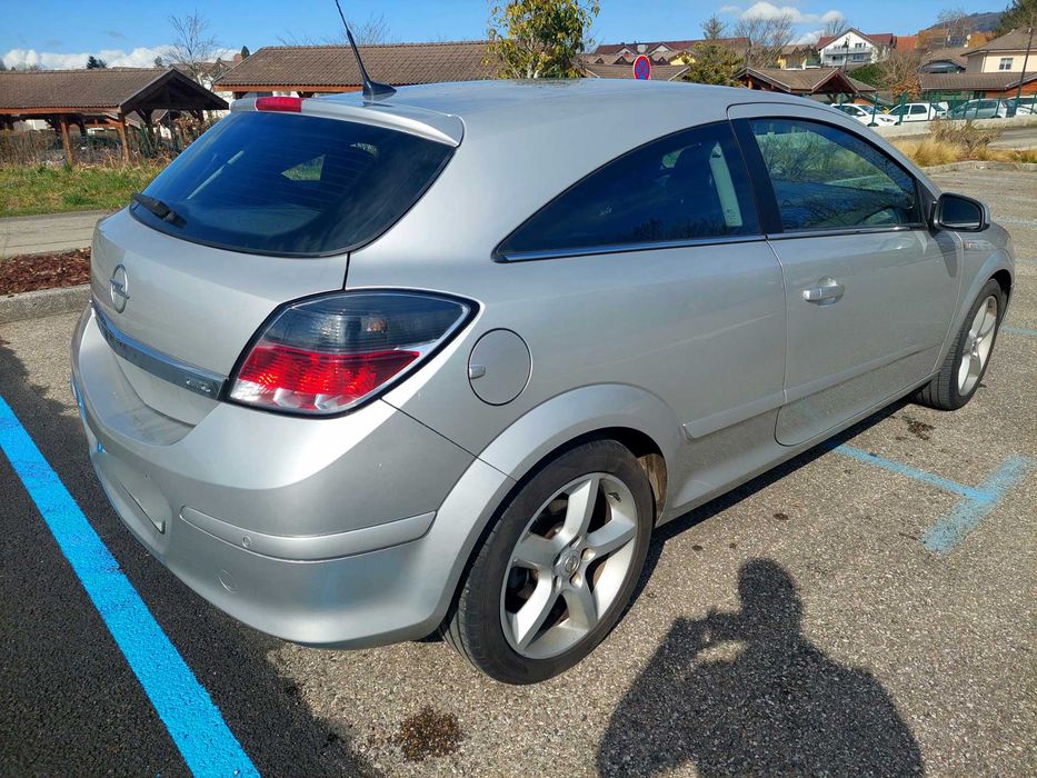 Opel Astra H GTC 1.9 CDTI