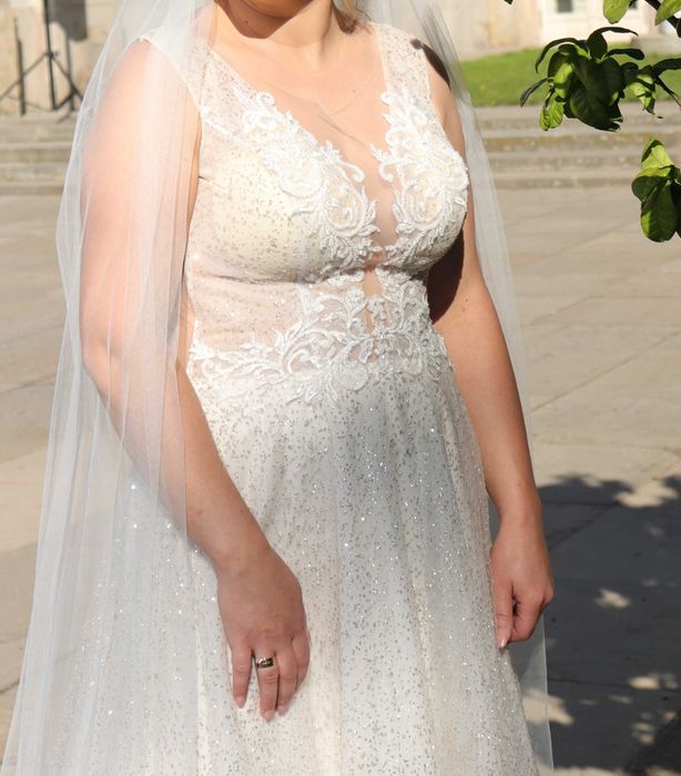 Piękna Suknia Ślubna ecru