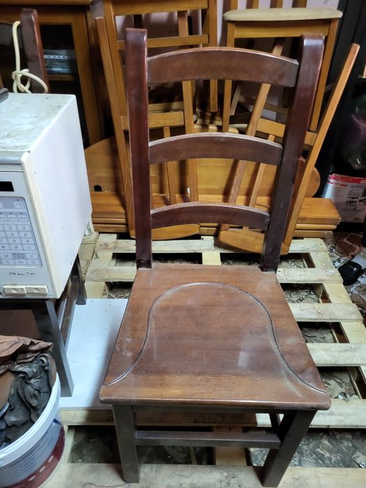 Cadeiras em madeira