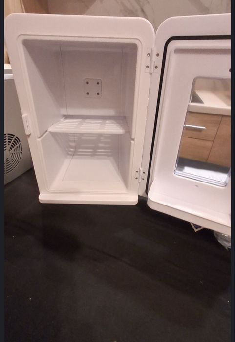 Mini lodowka podrozna 2w1