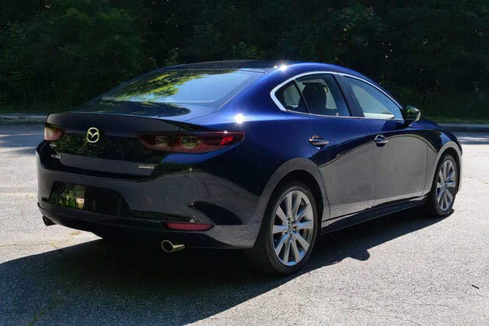Mazda 3      2021