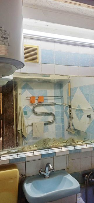 продам 2 кімнатну квартиру бул. Центральний