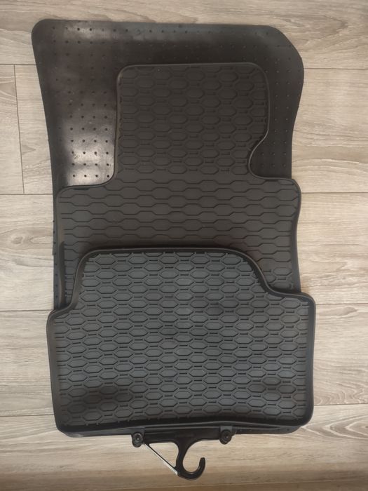 [NOWE NIE UŻYWANE] dywaniki gumowe do BMW X1 E84 Crossover