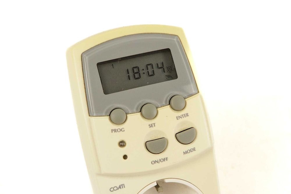 Coati programador Digital com memória (back-up por pilha)