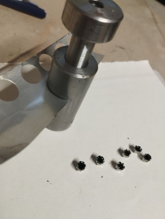 Przyrząd do robienia miseczek kapiszonów,4mm