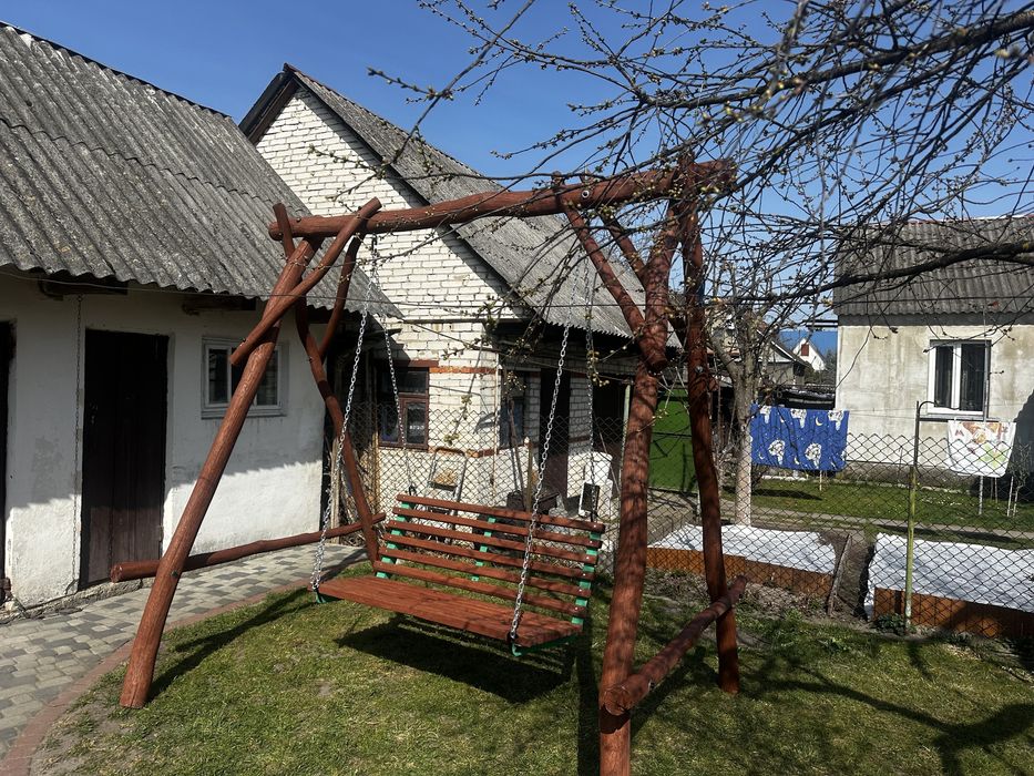 Деревʼяна качеля