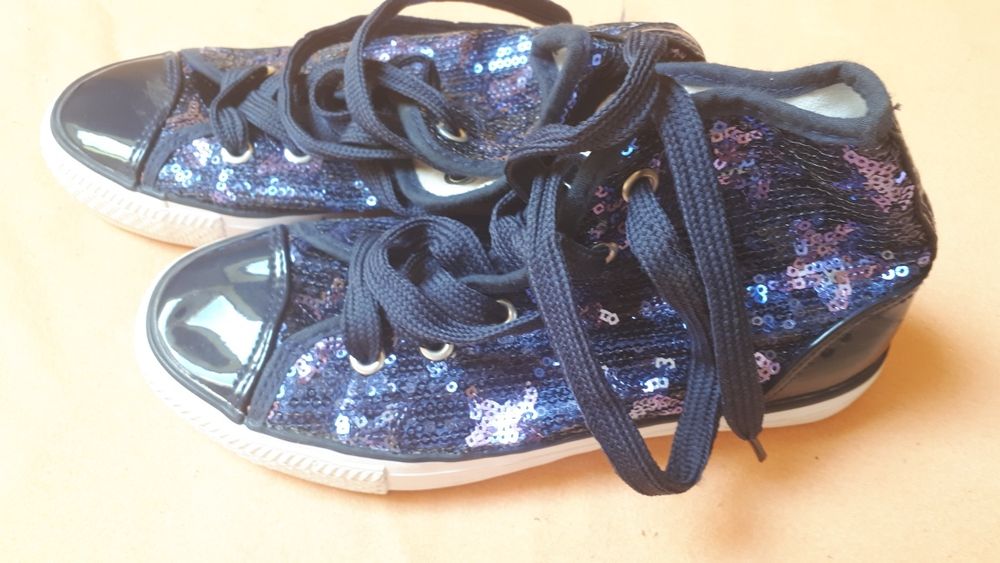Nowe trampki z cekinami rozm 33