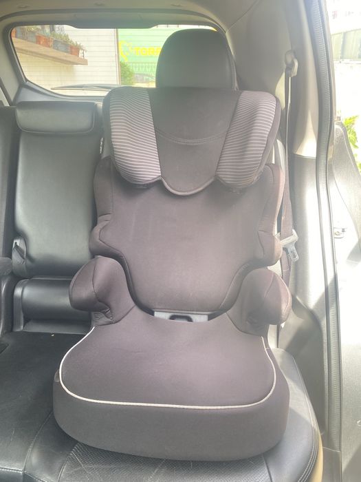 Cadeira Auto Safety 1st (15-36kg) – Leve e Prática