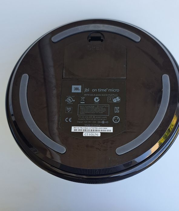 Telefone Apple.Rádio,despertador, carregador de tlf. Apple, marca JBL.