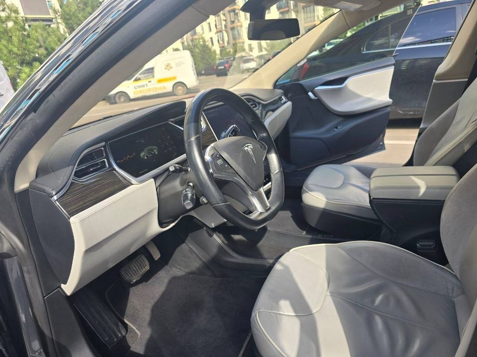 Електрокар  Tesla Model S