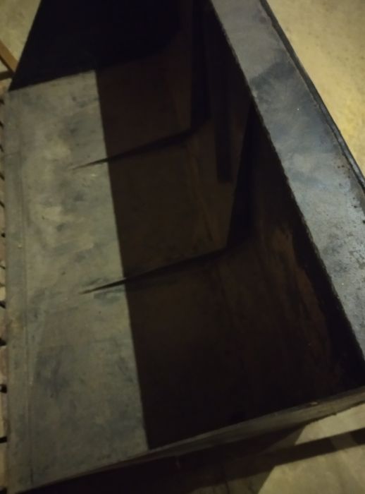 Навантажувач на задню навіску