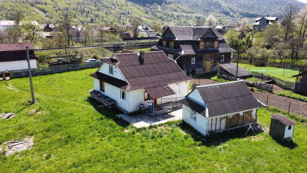 Продаж будинку . Площа 80 м.кв. Ділянка 10 с. Комунікації. Генератор