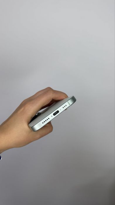 Iphone 15 green