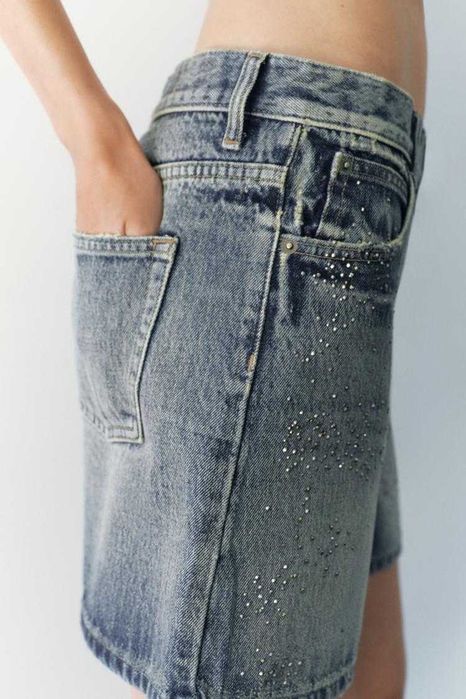 Джинсові шорти бермуди Zara зі стразами