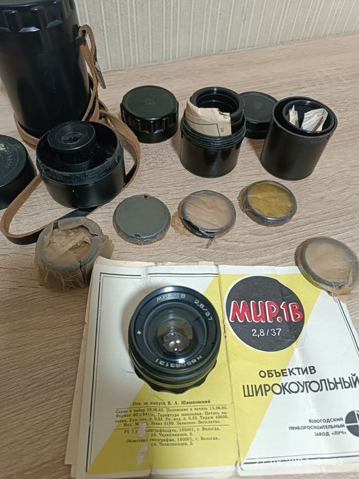 Кинокамера Кварц 2×8С•3 камера плёночная Зенит объектив Мир -1