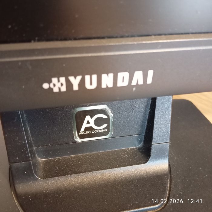Monitor Hyundai X90W