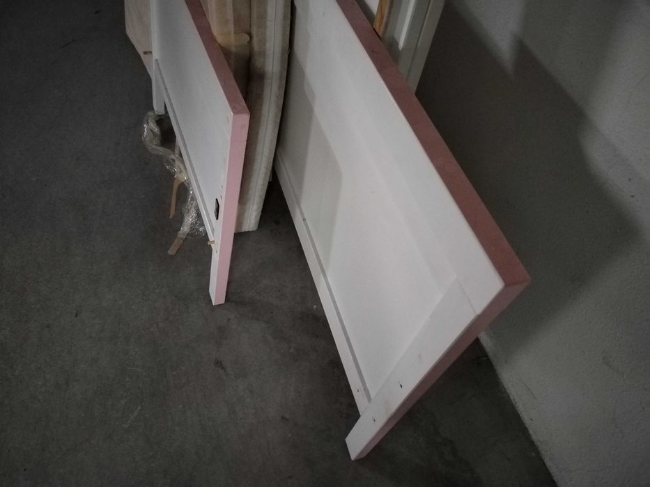 Cama de criança IKEA com estrado e colchao