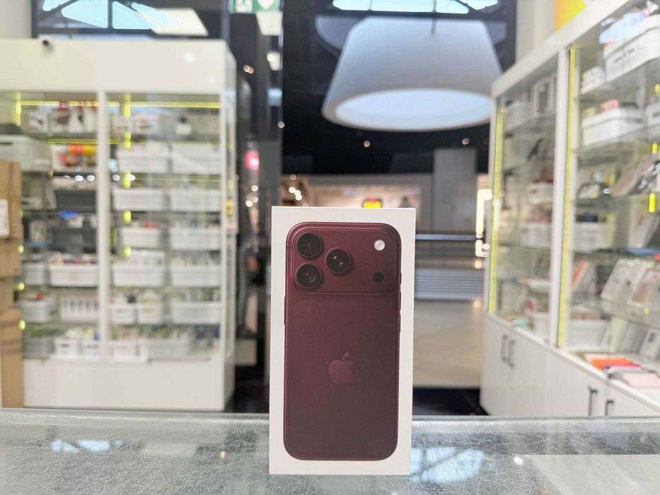 DOSTĘPNY OD RĘKI iPhone 18 Pro 256 GB Burgund Telakces.com Manufaktura