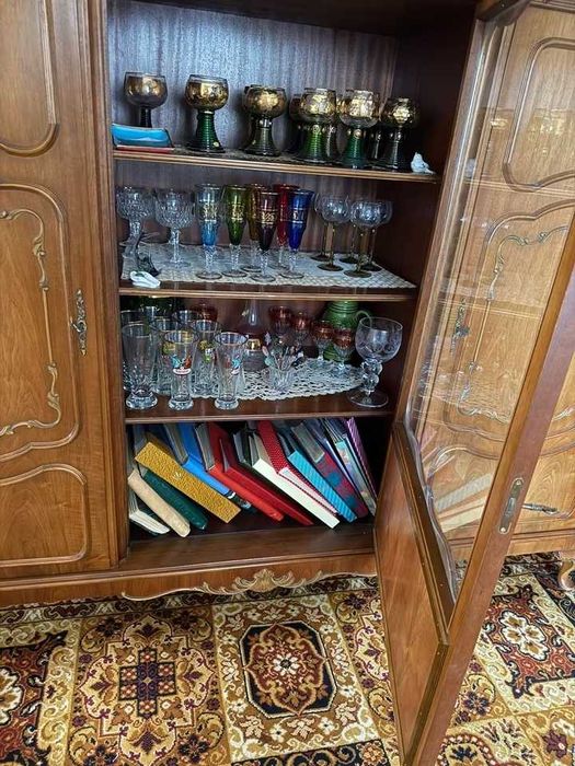 Bardzo ładna biblioteka serwantka chippendale witryna kredens orzech !