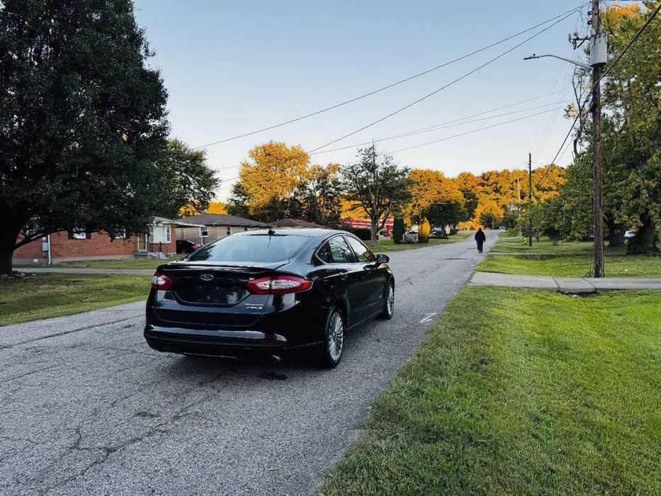 Ford Fusion Titanium      2014