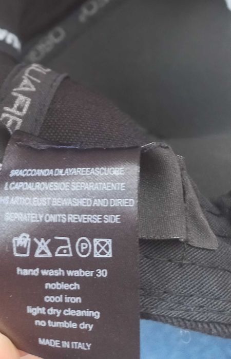Czapka czarna z daszkiem Dsquared2 stan bdb